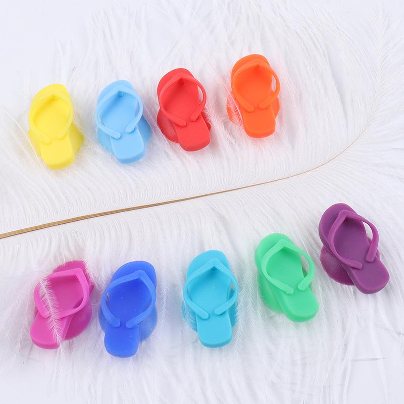 Creative Slipper-Shaped Wine Glass Marker - Silicone Wine Glass Sticker with Suction Cup, Identifies Red Wine Glasses 6PCS Slipper Shape Wine Glass Marker