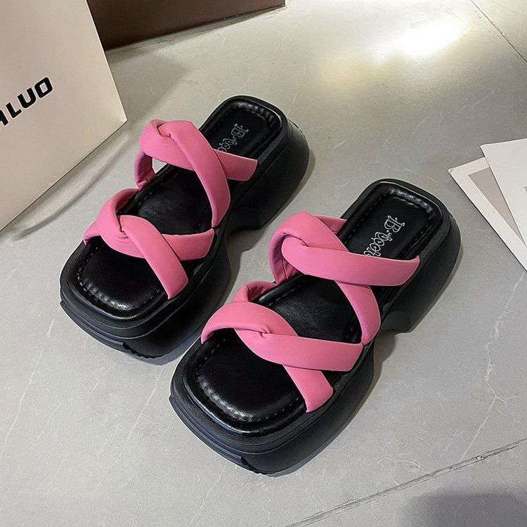 

2024 лето новые повседневные сандалии на толстой подошве с одним ремешком, пляжные шлепанцы, повседневные полушлепанцы на танкетке 39 розы красного