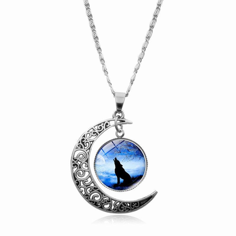 Howling Wolf Moon Time Gemstone Pendant Necklace Women's Versatile Collarbone Chain Accessory