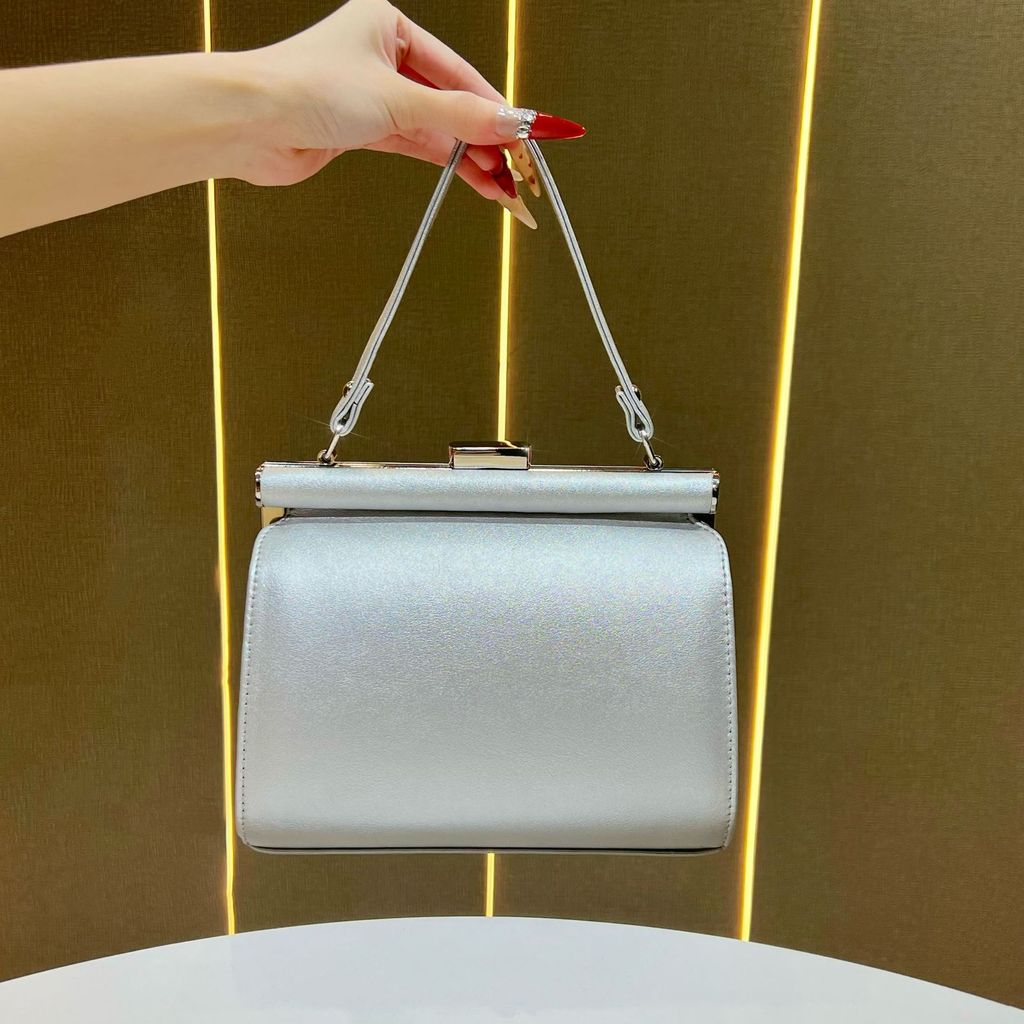 European Retro Handbag With Chain Lock For Daily Office And Casual Use