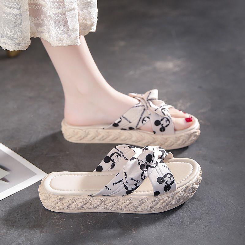 

Тапочки на плоской подошве с мягкой подошвой для летней верхней женской одежды Новогодние модели для беременных Нескользящие универсальные пляжные сандалии с бантом 39 белый