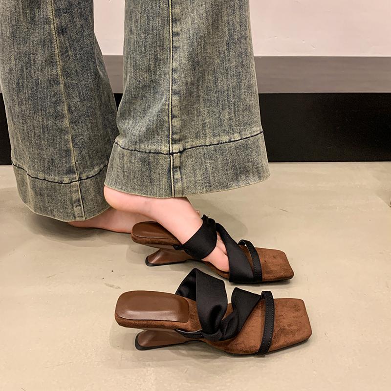 Fashion 2025 New Fashion Square Head Open Toe Summer Slippers Elegant Bow Designer Opposite Heel Dress Party Slippers Zapatillas Mujer