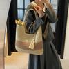 Large Capacity Commuter Leisure Straw Bag Women'S Seaside Vacation Beach Bag Woven Shoulder Tote Bag