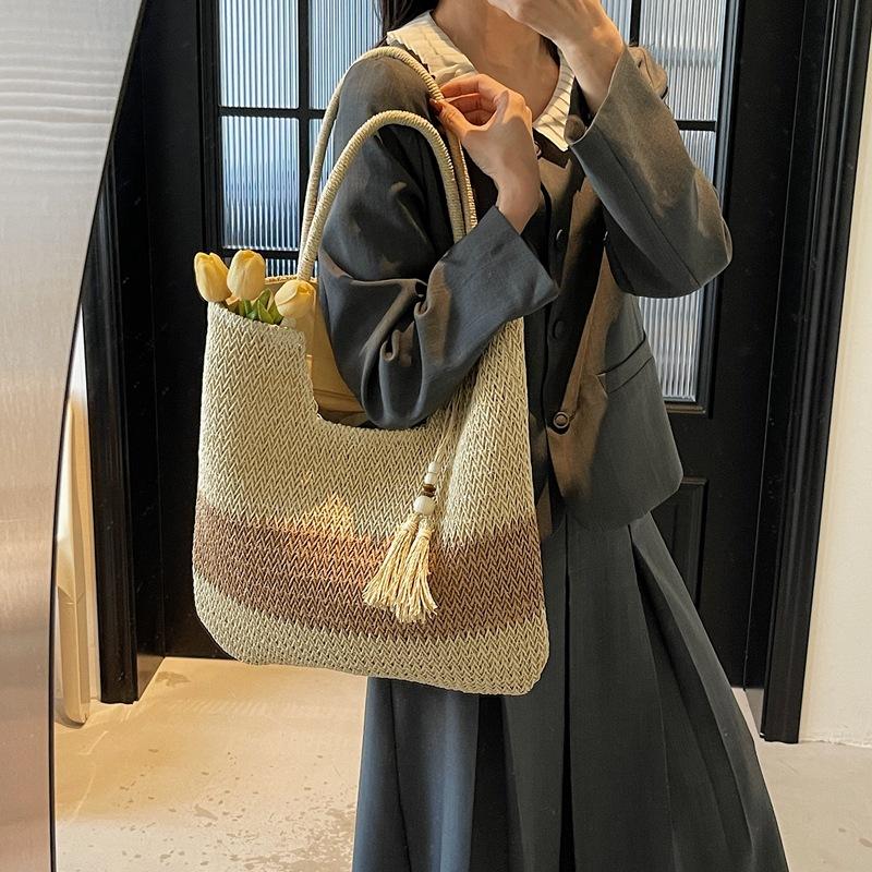 Large Capacity Commuter Leisure Straw Bag Women'S Seaside Vacation Beach Bag Woven Shoulder Tote Bag