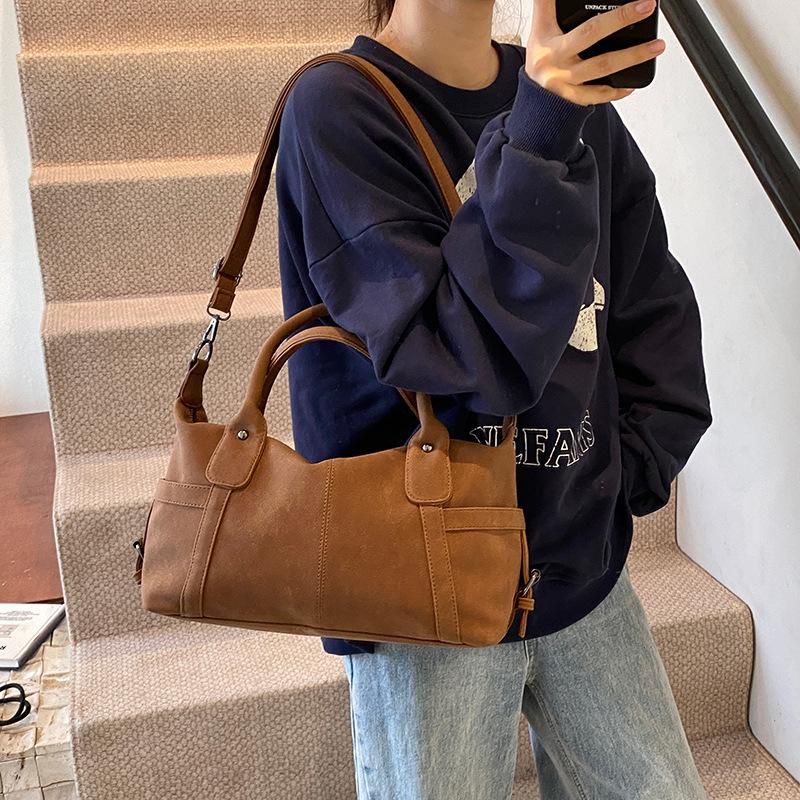 Retro tote bag women's autumn and winter new fashion matte shoulder bag large capacity commuter messenger bag