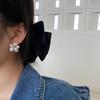Three-dimensional full pearl flower stud earrings French retro light luxury high fashion temperament versatile elegant earrings