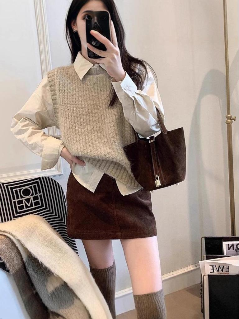 Autumn/Winter 2025 Korean Style High Waist Corduroy Mini Skirt - Slimming, Petite Fit, Versatile Fashion