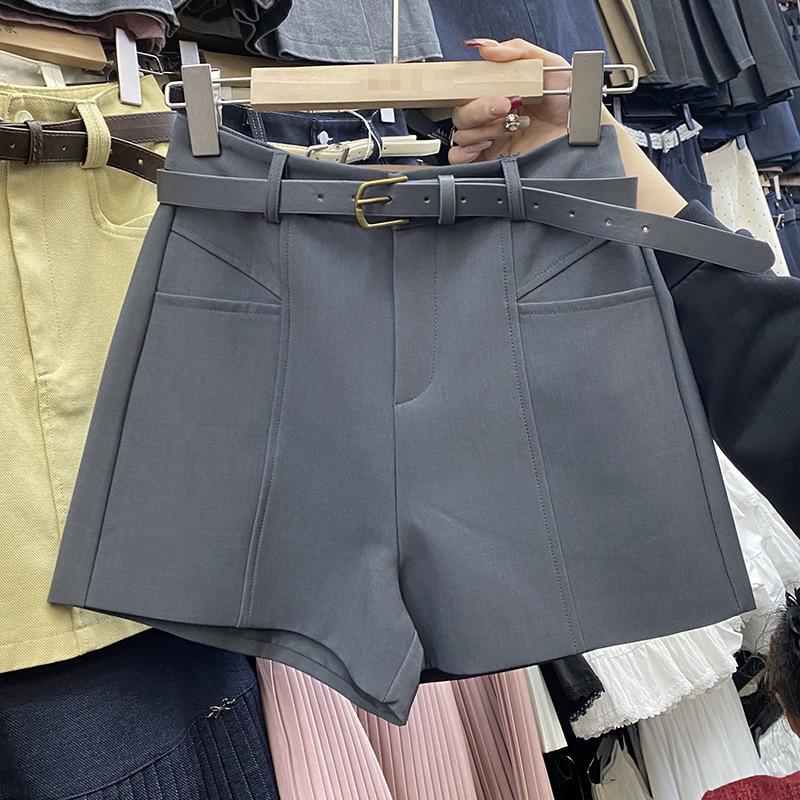 

Женские шорты-костюм с высокой талией и широкими штанинами - Коллекция Весна 2025 L