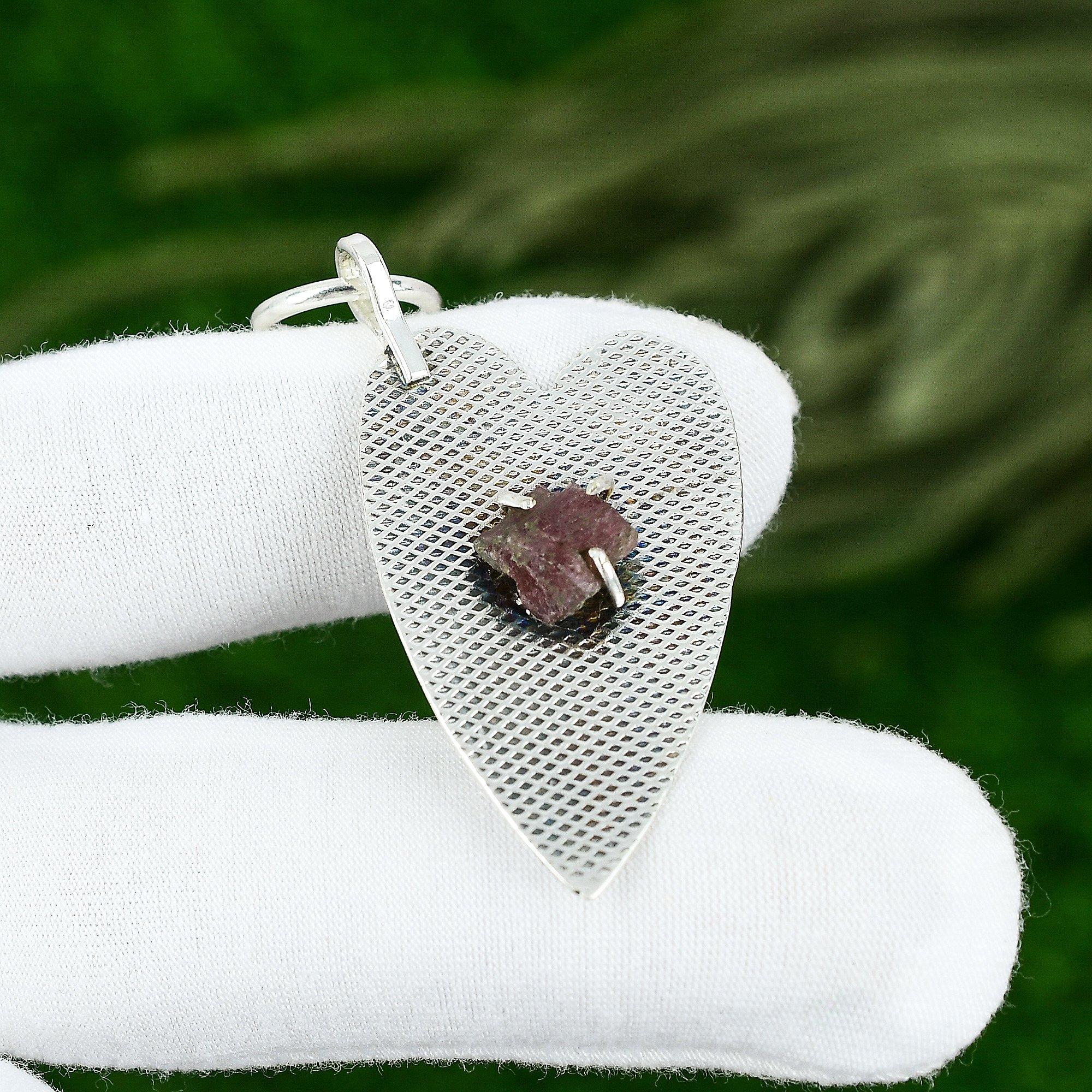 

Friendship Day Deal Pink Tourmaline Rough Stone Wife Pendant Jewelry 925 Silver