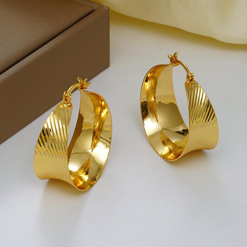 Copper C-Shaped Twill Earrings Simple And High-End Exaggerated Earrings Personalized Jewelry Gifts