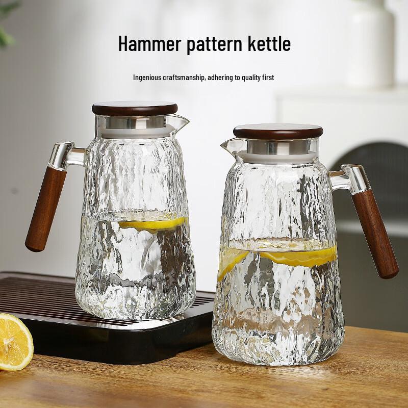 

Huabeisen Hammered Glass Pitcher