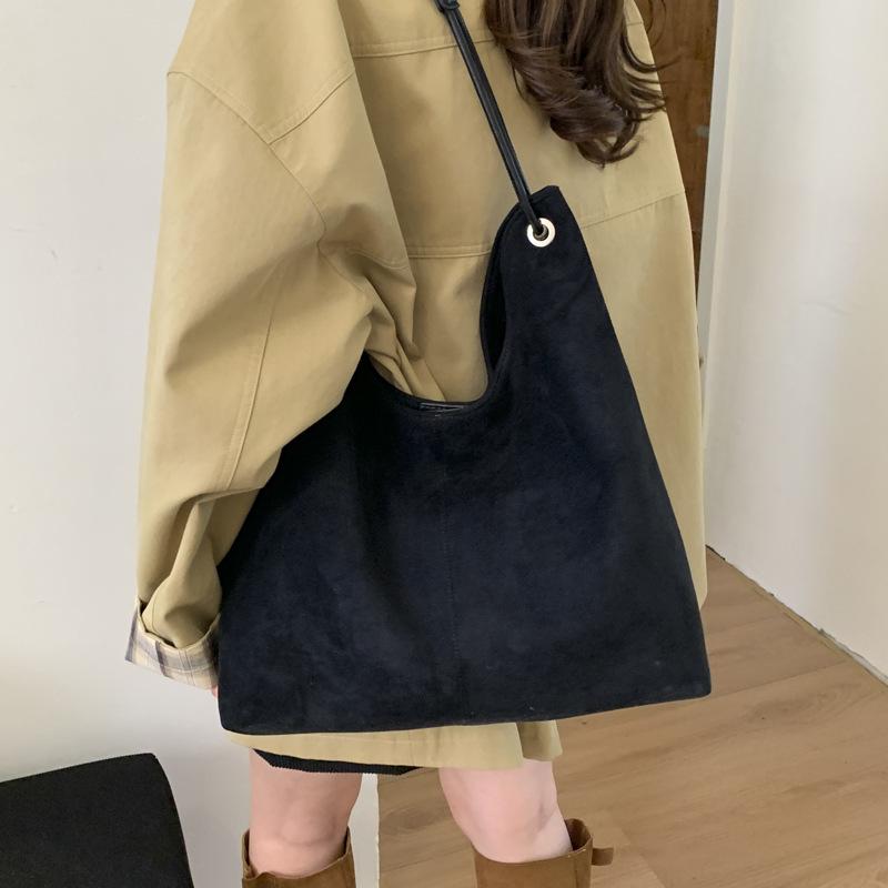 Commuter large-capacity tote bag women's 2025 new trendy autumn and winter high-end retro shoulder bag fashionable women's bag