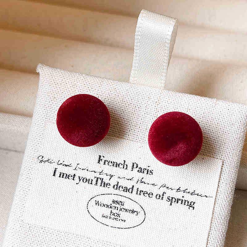 

Срібні сережки-пусети у вигляді ретро геометричного серця на осінь/зиму - Розкішний дизайн з червоною намистиною для жінок