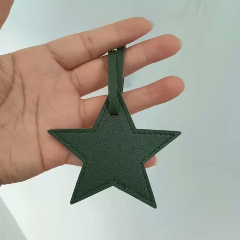 

Брелок-звездочка из искусственной кожи с перекрестными краями – многоцветный милый аксессуар для сумки 8cm зелёный