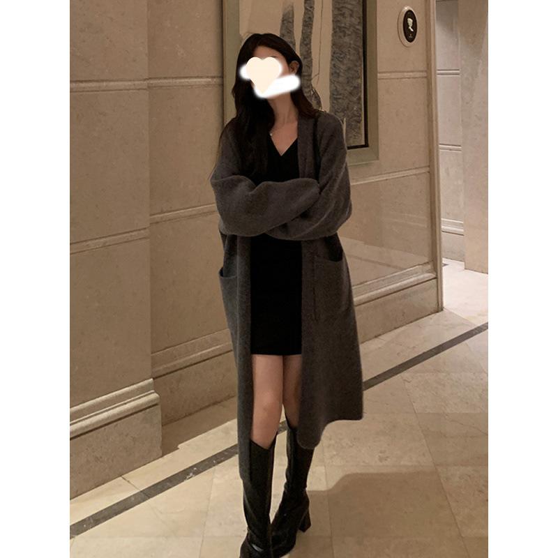 Small V-neck waist pleated dress for women's spring and autumn long-sleeved slim-fitting short hip skirt