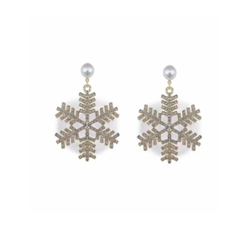 

Soft Plush Snowflake Earrings Featuring Pearls Accents Geometric Alloy Studs Suitable for Various Occasions 1
