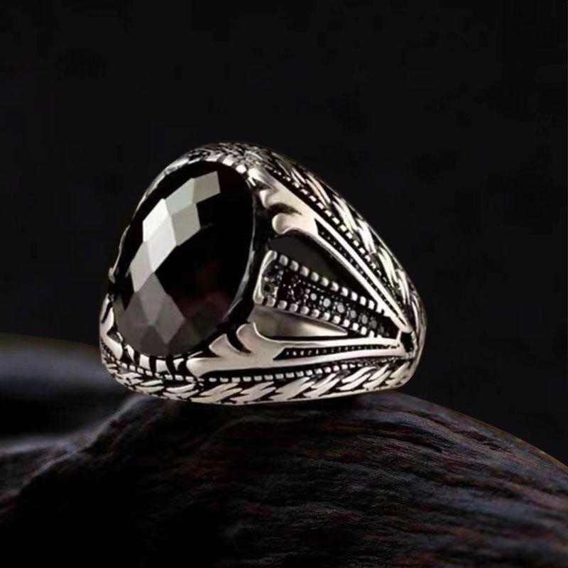 Totem pattern zircon rings Men's punk dark tide cool European and American style rings are popular vintage accessories