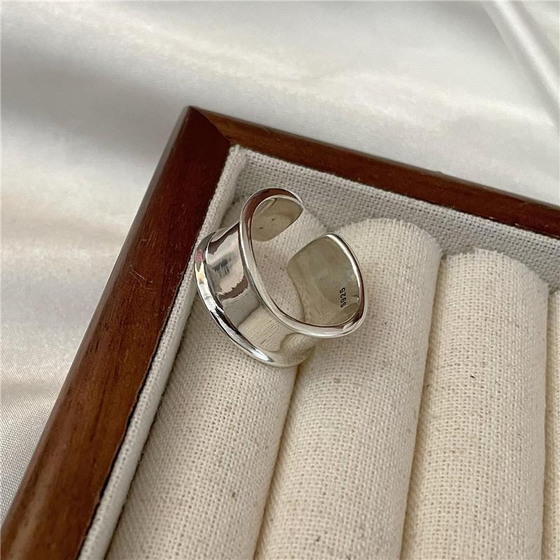 Fashion Korean Elegant Copper Ring With Smooth Finish For Modern Style Ladies