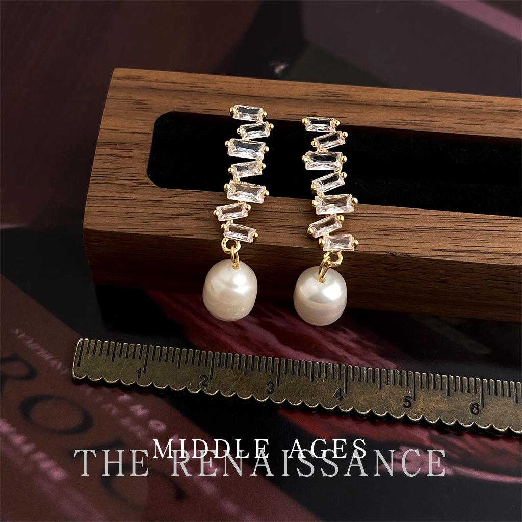French Freshwater Pearl Zircon Stud Earrings Retro Light Luxury Earrings Ear Jewelry