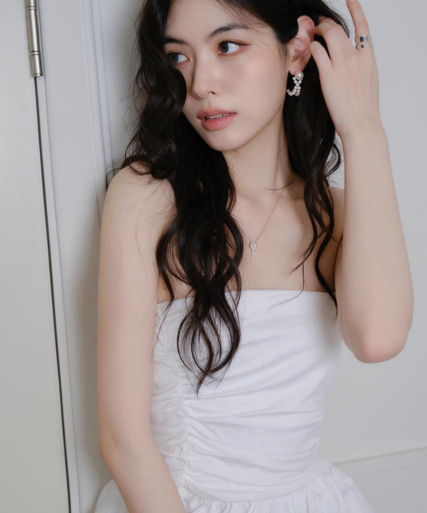 Reve X Pearl Curve Earrings