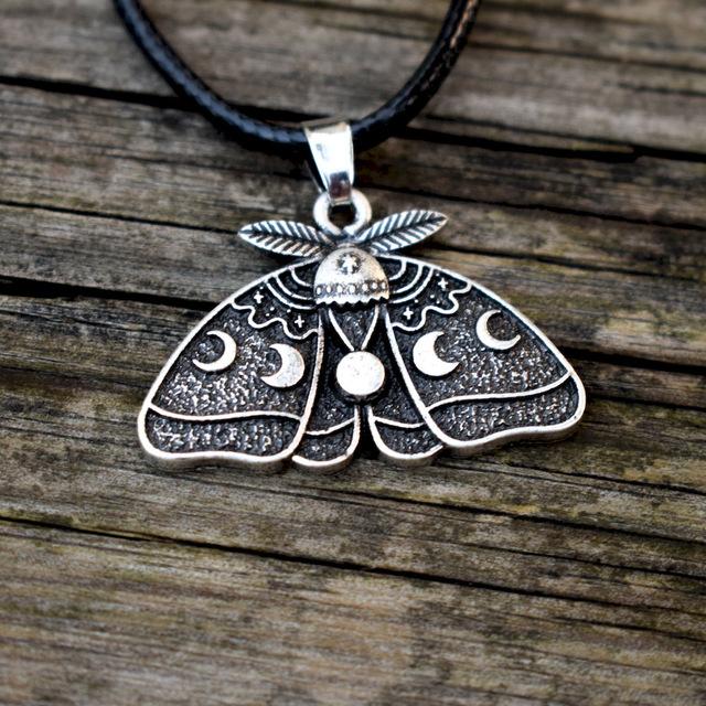 Halloween Dead Head Skull Pendant Women Moth Necklace for Christmas Gift
