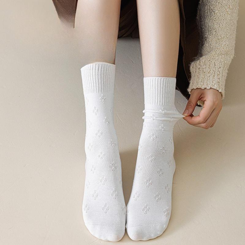 Autumn and Winter Women's Three-dimensional Relief Vertical Rib Ribbed Mid-calf Socks, Simple Solid Color Cotton Pile Socks, Boneless Socks for Women