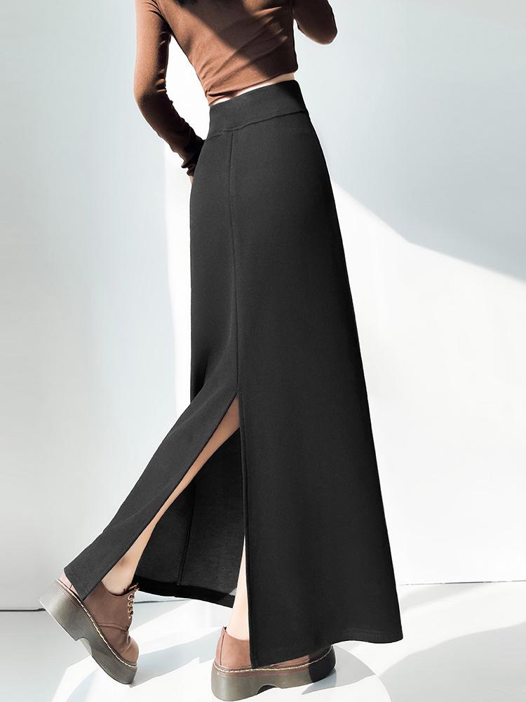 Women's Black Knit Skirt - 2026 Spring Arrival: Versatile Slimming Midi with Slit and Sticky Rice Hip Wrap.