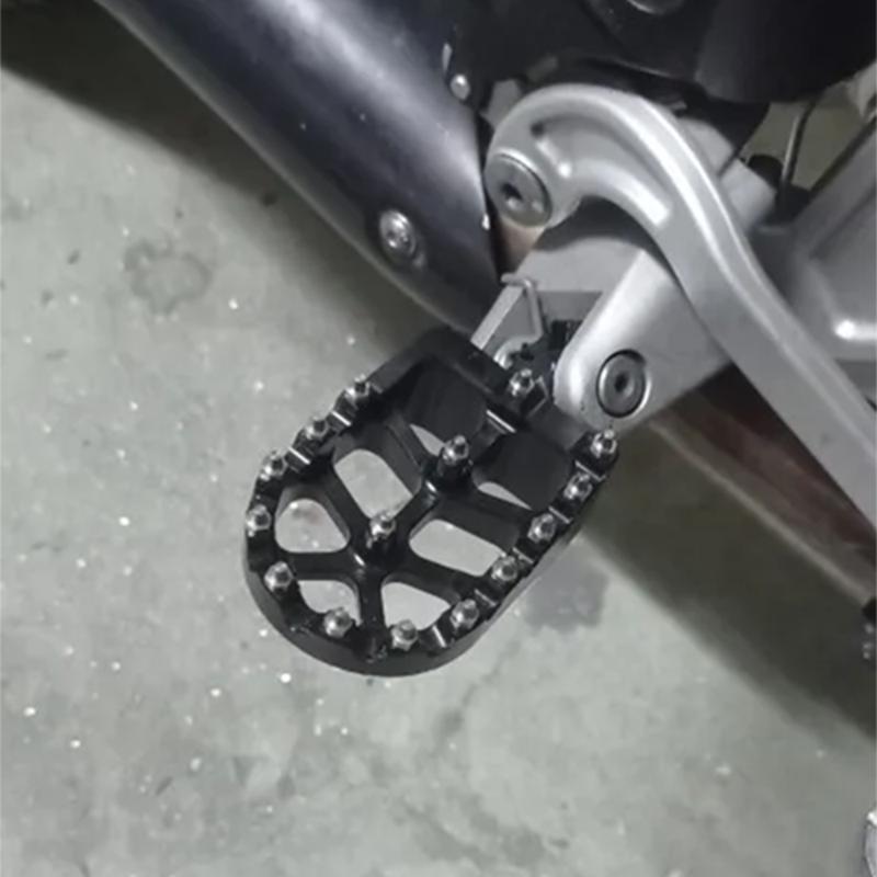 Motorcycle CNC Foot Pegs Foot Rests Footpeg Pedals FootRest Plate For Aprilia Tuareg 660 Tuareg660 2022 2023 2024 Accessories