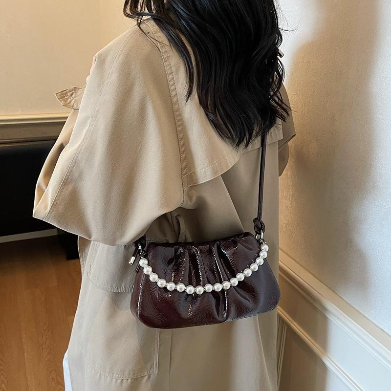 Niche Handbag Women's 2025 New Popular Fashion High-end Pearl Cloud Single Shoulder Crossbody Pleated Bag