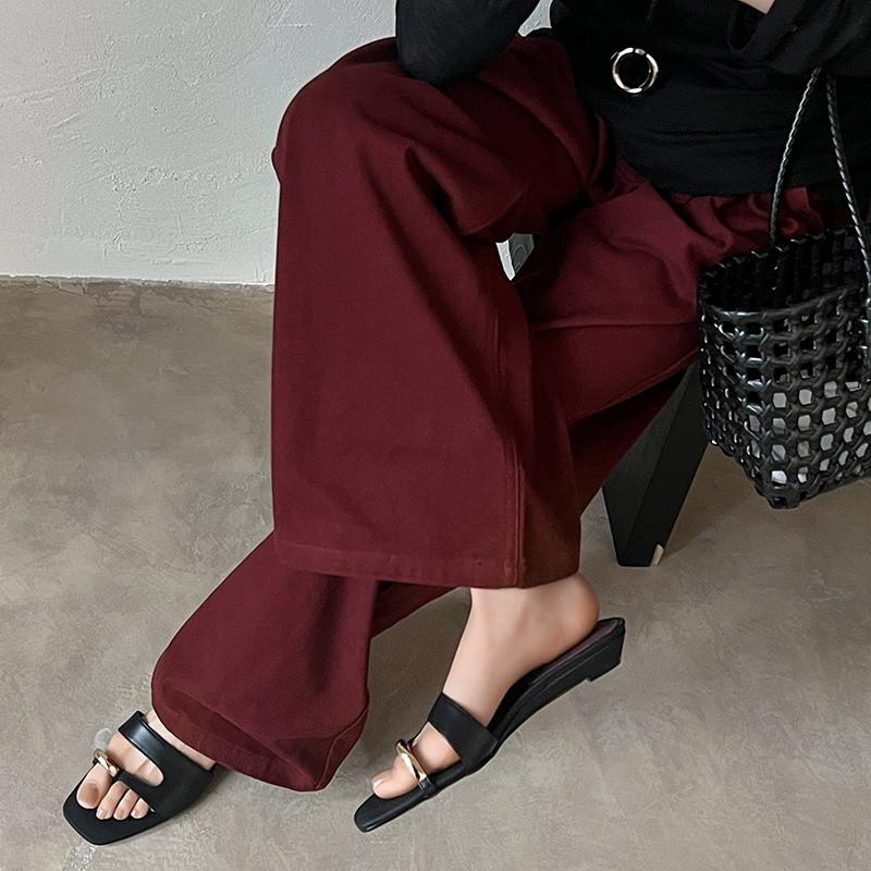 Mode Neue Sommer Hausschuhe Zehensandalen Hausschuhe für Damen Mode Eckige Zehen Keilabsatz Damen Schuhe Niedrige Absätze Hausschuhe Sandalen Silberfarben