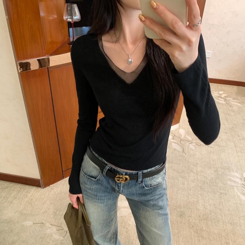 In Stock: Women s White Mesh V-neck Layered T-shirt - Slim Fit, Korean Style, Autumn/Winter 2026 Small чёрный