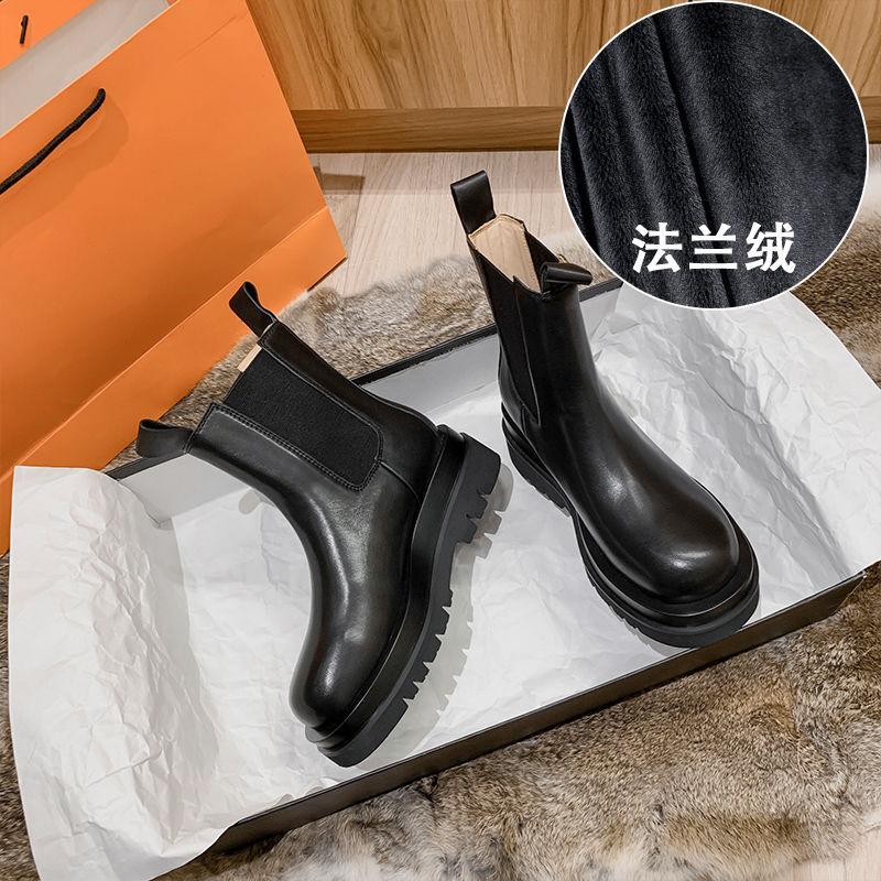 2025 New Martin Boots Women's Autumn and Winter Velvet British Medium Tube Platform Chelsea Short Boots Large Size 414243