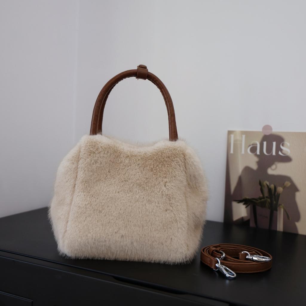 Soft Plush Women's Handle Shoulder Bags Simple Classic Faux Fur Female Purse Crossbody Bag Fall Winter Luxury Furry Handbags