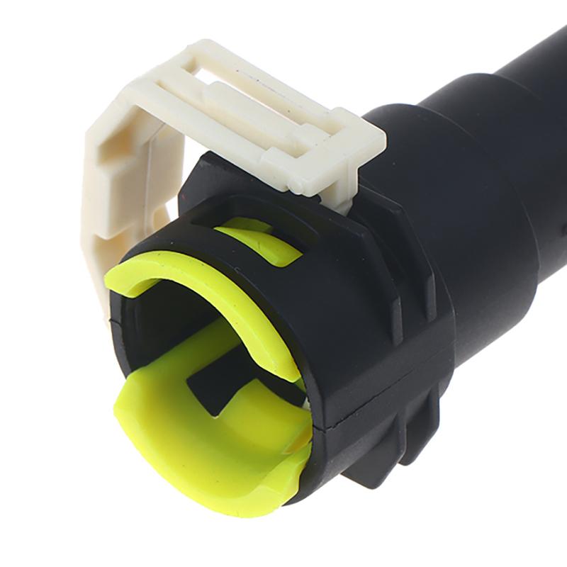 Car Accessories D651-61-240 Cooling System Heater Water Hose Connector For M3 2004-2012 M5 M6 Gh 2008-2012 M2