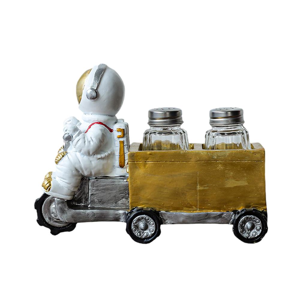 Resin Astronaut Figurines Statue Salt Pepper Bottle Holder Ornaments Home Decoration Kitchen Crafts Decorative Ornaments