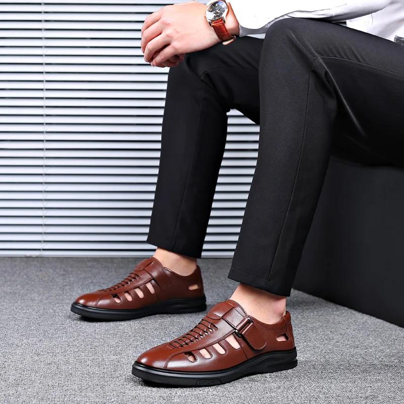 Summer New Designer Hollow Out Lightweight Breathable Sandals Cowhide Comfortable Fashionable Men's Round Toe Soft Sole Loafers