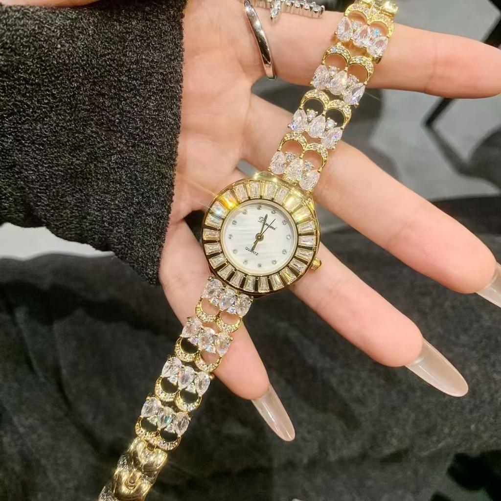 Full Diamond Bracelet Ladies Watch Hollow Strap Fashion Trend Small Disc Watch