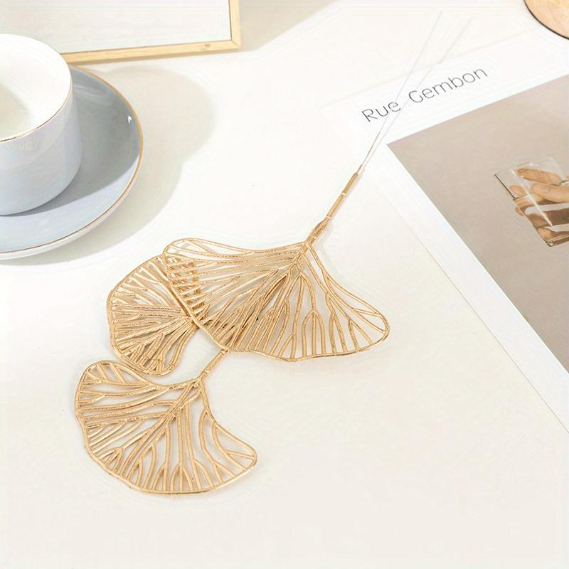 

A Single Silver Ginkgo for Holiday Decorations, Including for New Year S Eve And Halloween. жёлтый