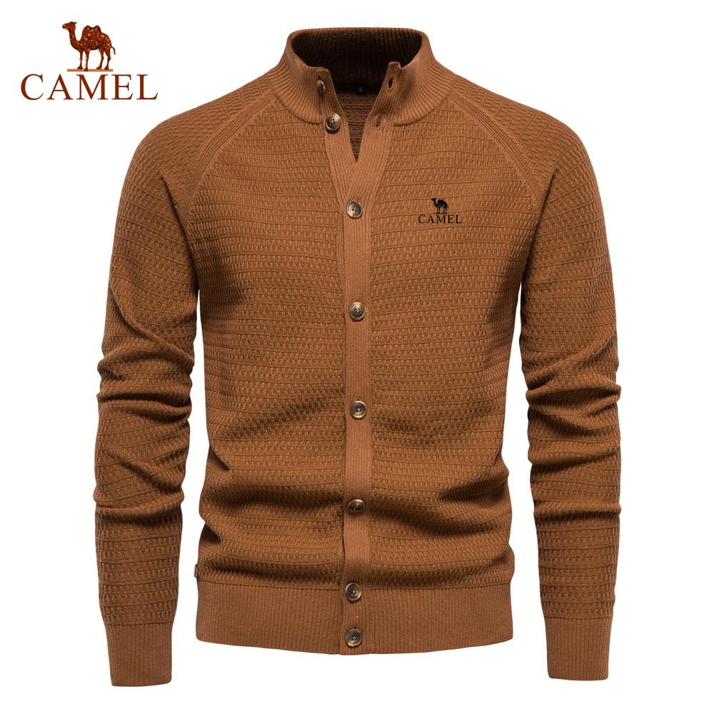 Camel Suéter de punto de alta calidad para hombre, cárdigan de color sólido con bordado de nueva tendencia para otoño e invierno.