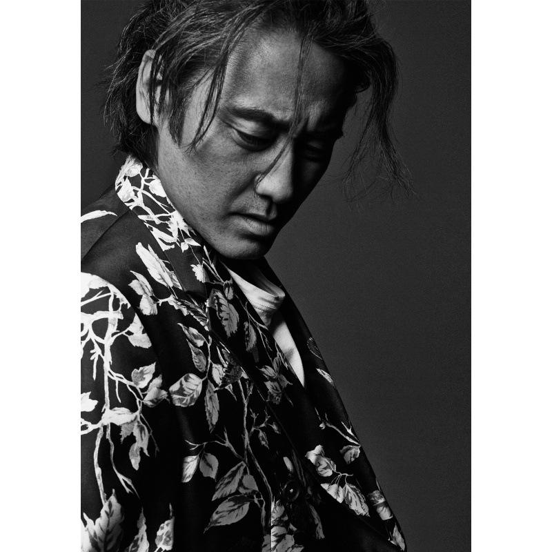 

Wu Xiubo Uncle Bo Celebrity Poster - Decorative Wall Art for Bedroom, Dorm, Bar, Living Room Yellow Kraft Paper (No Glue) 30X42 cm
