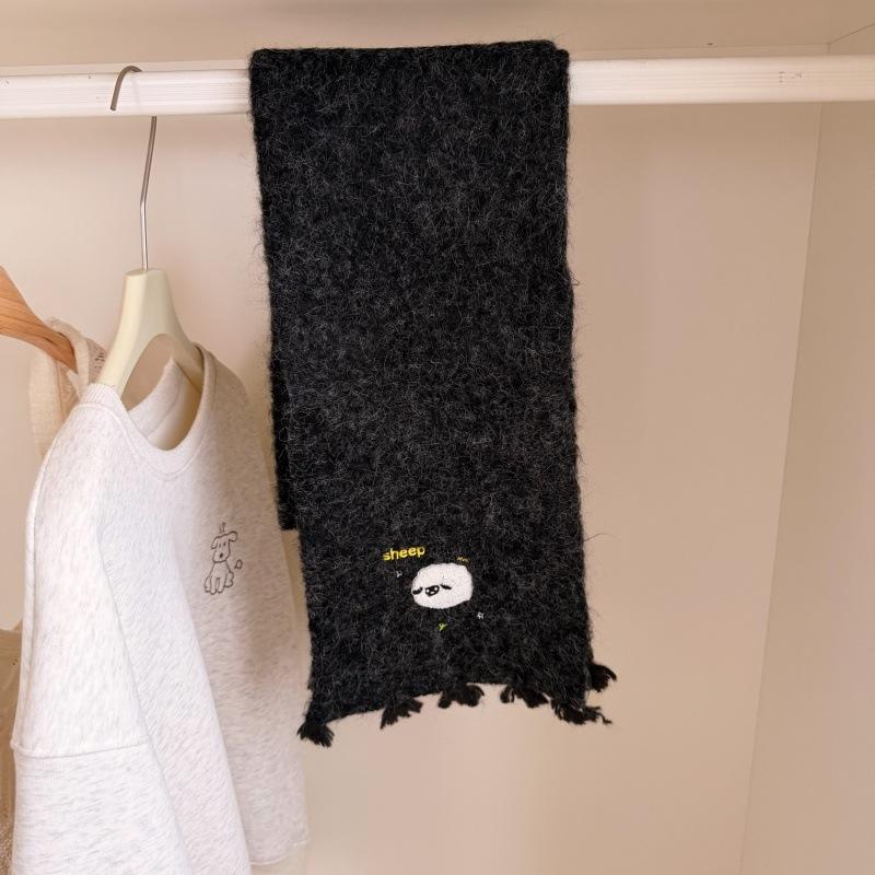 Cute lamb~ Mint green white new dopamine scarf female winter student warm scarf versatile