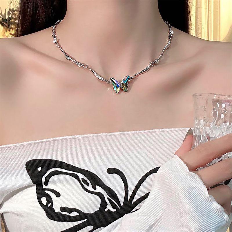 Skinnende Statement Sommerfugl Anheng Halskjeder For Kvinner Jenter Fargerike Utsøkte Kragebenskjede Smykketilbehør Gaver