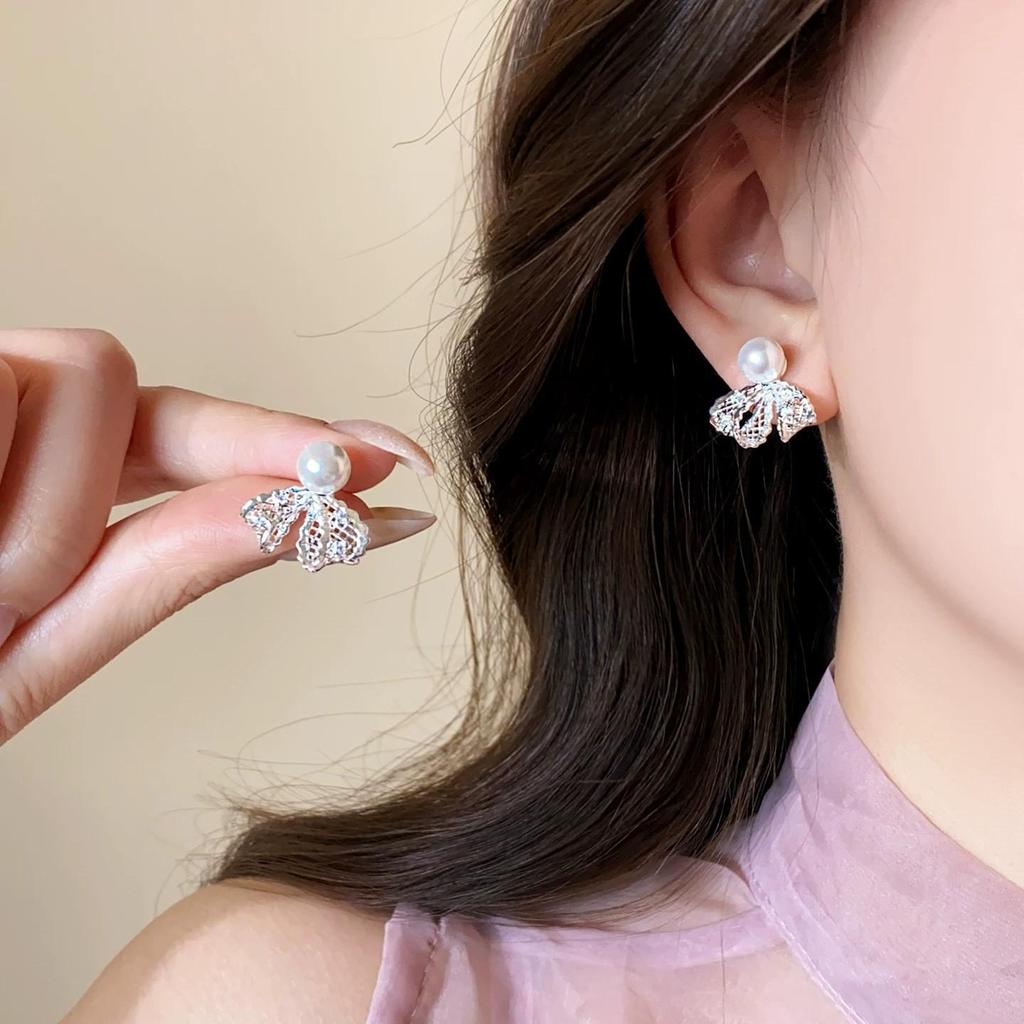 Exquisite Pearl Bow Silver Lace Stud Earrings - Elegant and Versatile