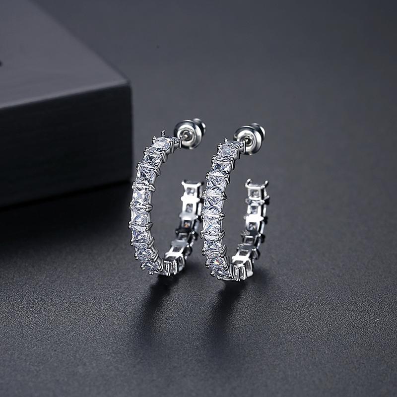 LUOTEEMI Lady Earing Jewelry New Fashion Large Geometric Bling Out Big Circle Woman Huggie Hoop Earring