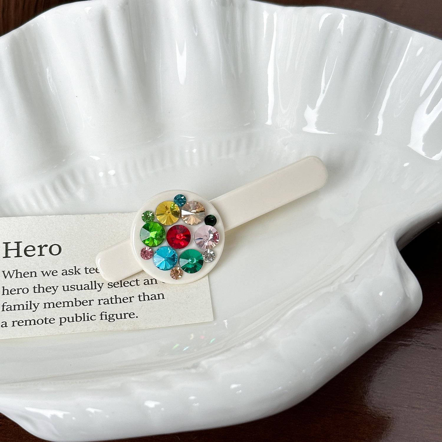 

Страз Премиум Качества Зажим для Волос Утиный Клюв в Белом, Черном, Красном и Кофейном Темном White 6.4cm