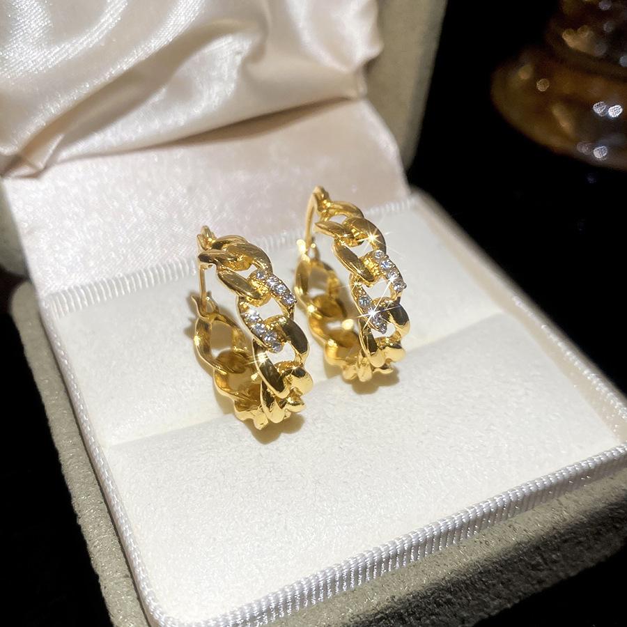 Zircon Irregular Round Pearl Earrings Light Luxury Premium Stud Earrings French Exquisite Versatile Earrings