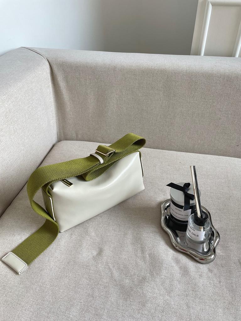 Korean-Style Women's Genuine Leather Crossbody Bag with Wide Strap - Streetwear Shoulder Bag 2026 Summer Square Pillow Bag
