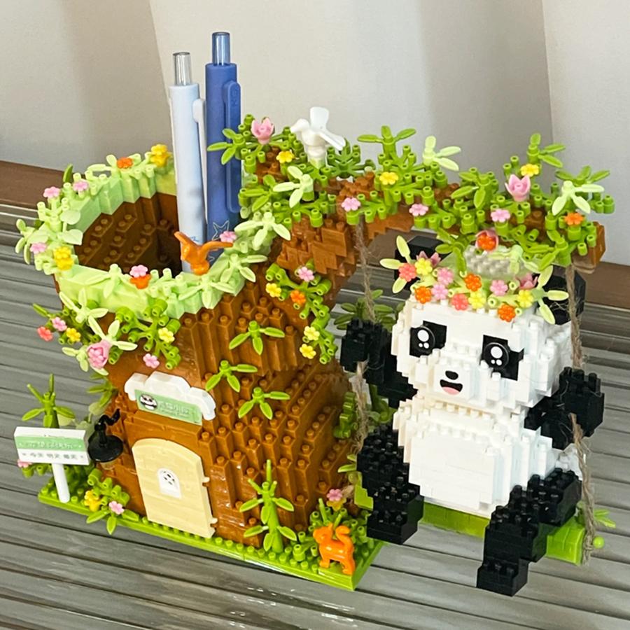 1688PCS Panda Swing Pen Holder Building Blocks Educational Toys Micro Diamond Bricks Creative Tabletop Decoration Kids Gifts