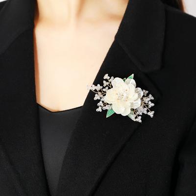 High-end Temperament Flower Crystal Brooch Trendy Female Elegant Luxury Niche High-end Corsage Accessories