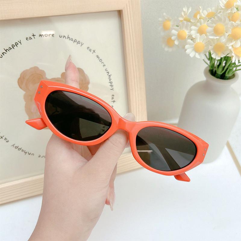 P1322 Hot Selling Small Frame Sunglasses Women's Fashionable Cat Eye Retro Sunglasses Wholesale